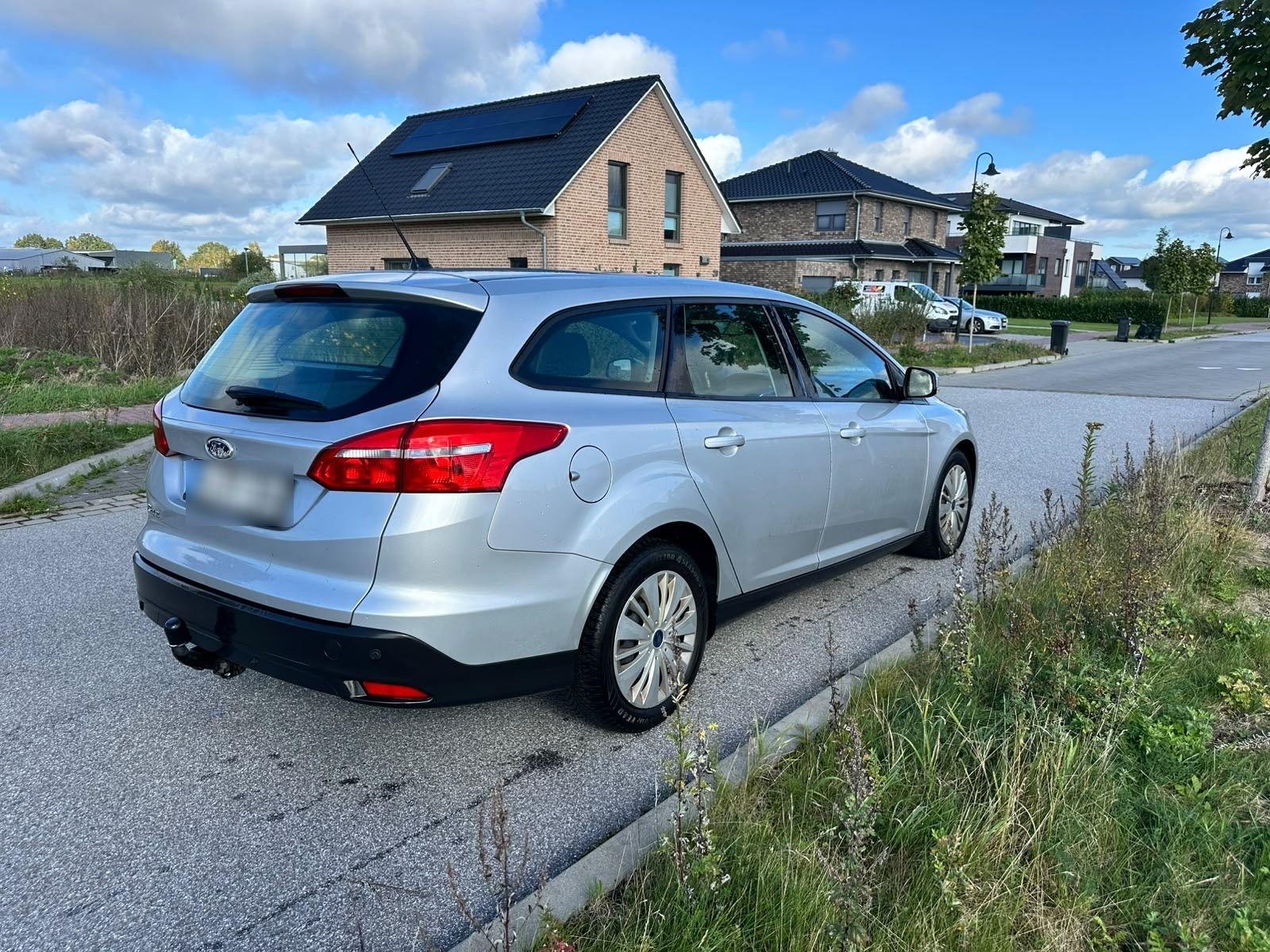 Ford Focus 2015 — салон