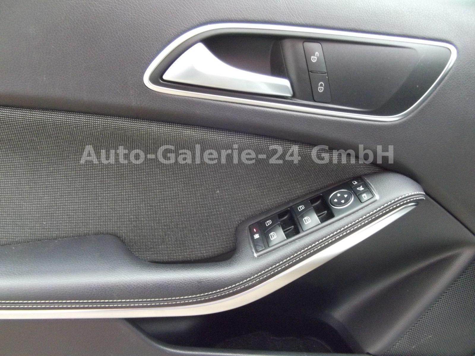 Mercedes-Benz A -Klasse 250 4Matic Autom, Navi, Teilleder