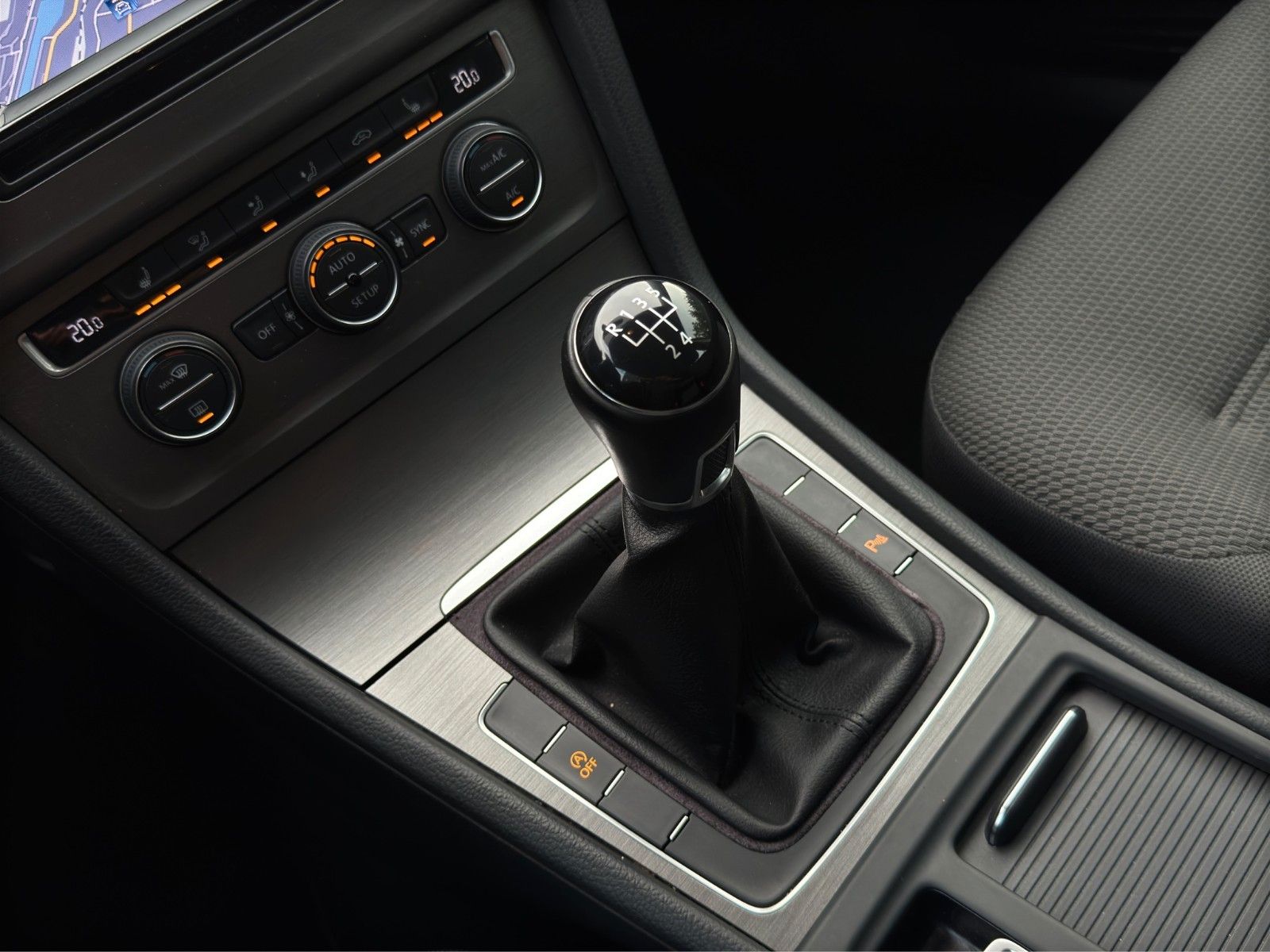 Fahrzeugabbildung Volkswagen Golf VII Lim. Sitzheizung / Bluetooth / Navi