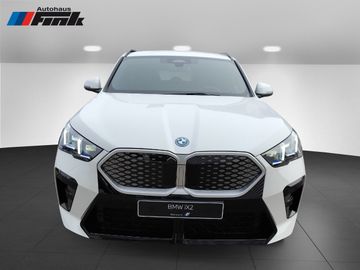 BMW iX2 eDrive20 M Sportpaket DAB LED Komfortzg.