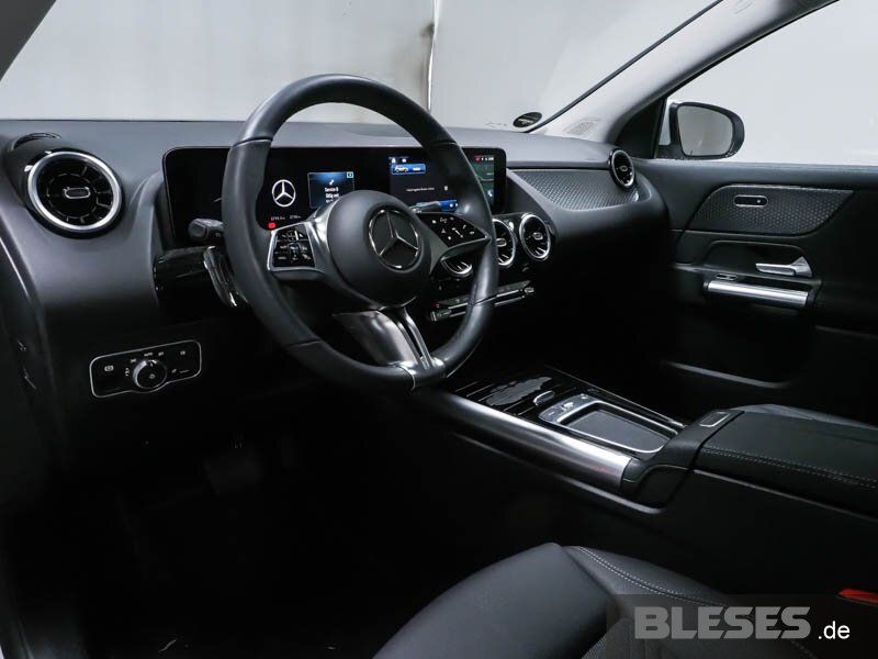 MERCEDES-BENZ GLA 180 – Bild 8