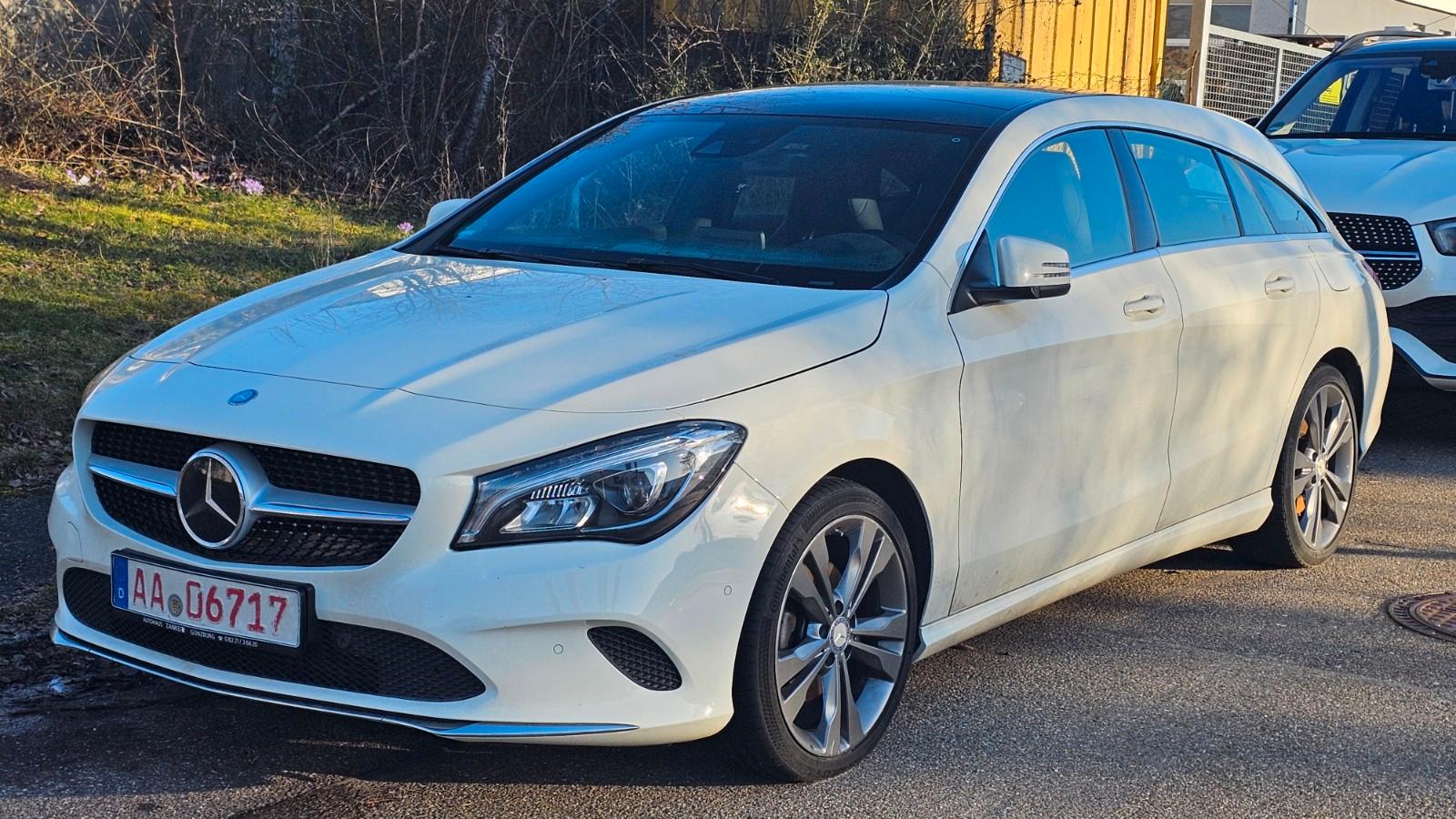 Mercedes-Benz CLA 220 CDI 4M, Distronic, Pano,Comand,LED,Leder