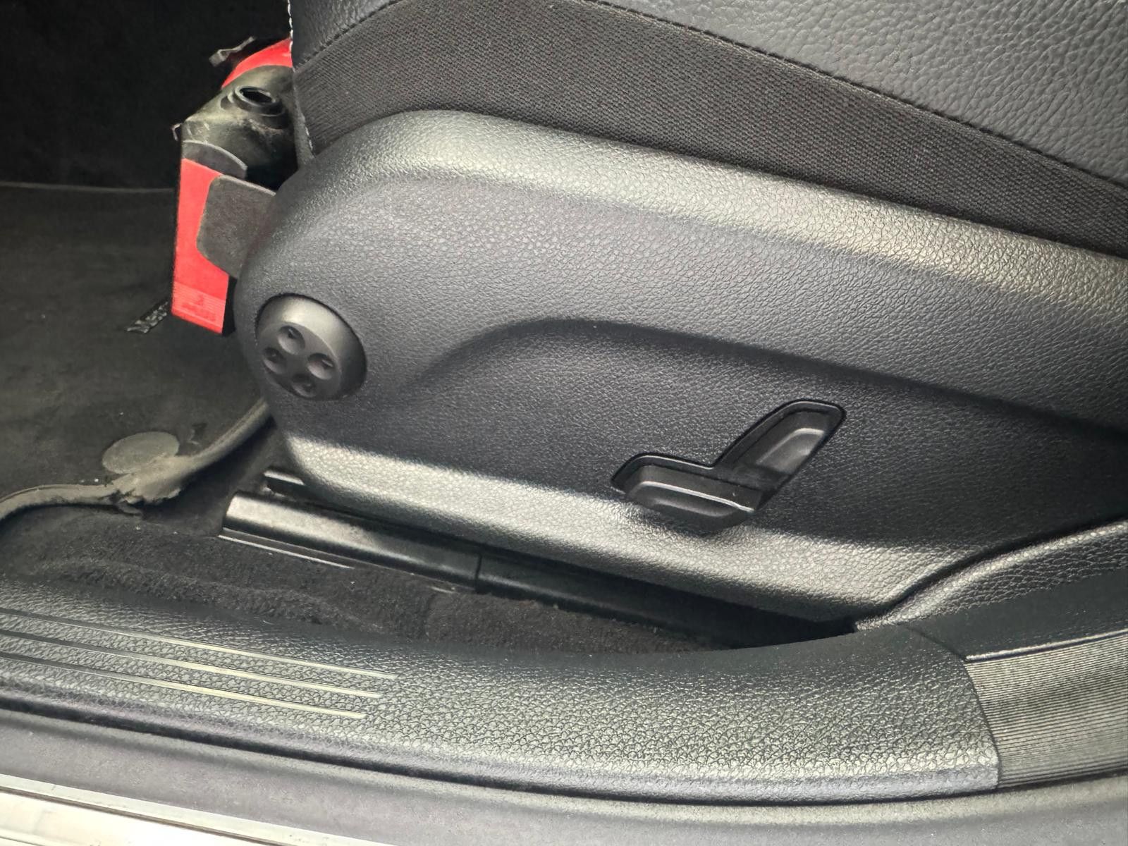 Fahrzeugabbildung Mercedes-Benz C 200 T-Modell AVANTGARDE/NAVI/KLIMA/