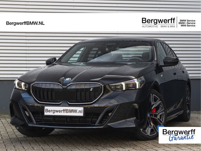 BMW i5 xDrive40 M-Sport Pro - Pano - AHK - Stoelvent