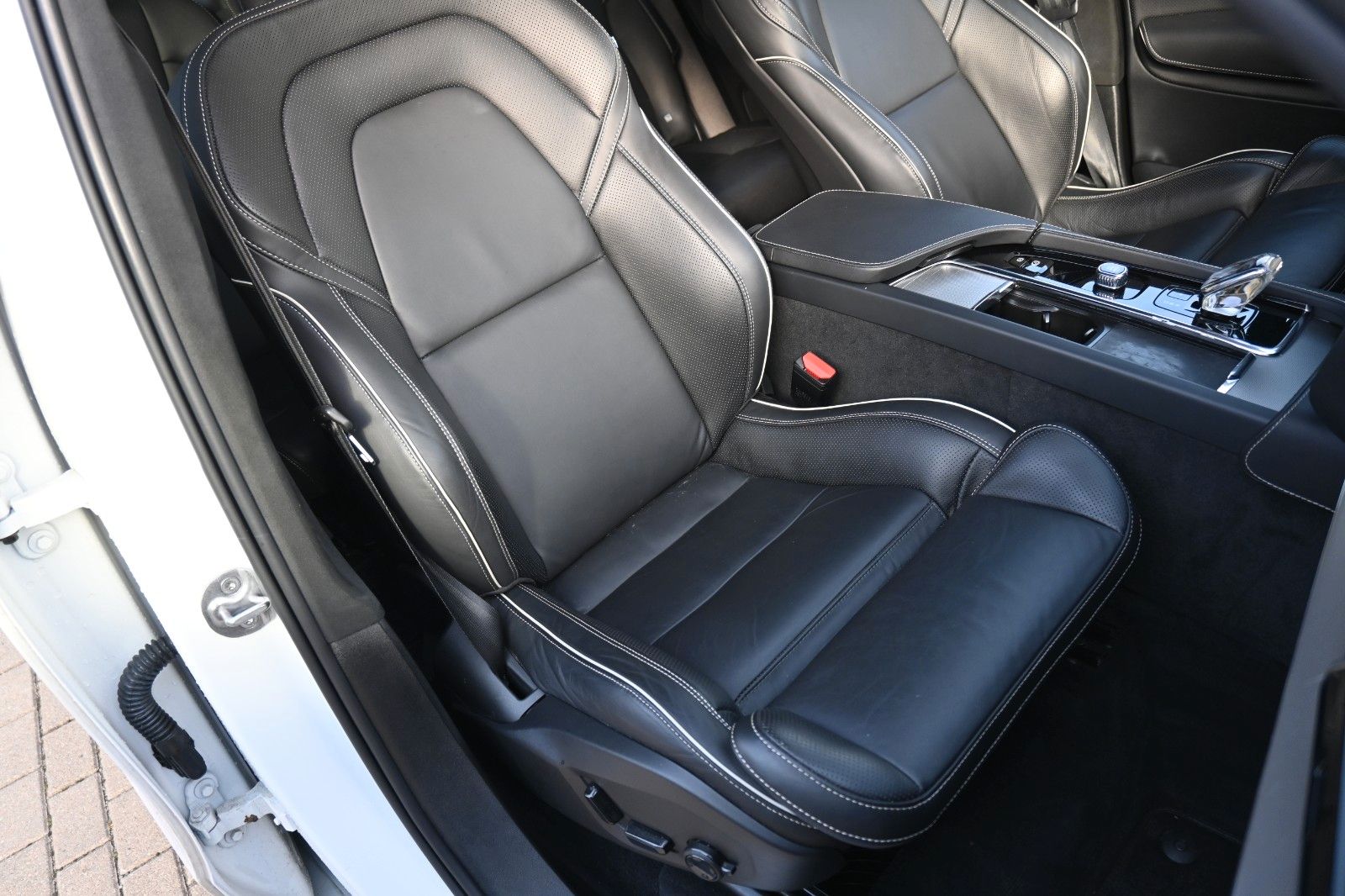 Fahrzeugabbildung Volvo XC90 Ultimate Dark AWD*HUD*360°*LUFT*STDHZG*AHK*