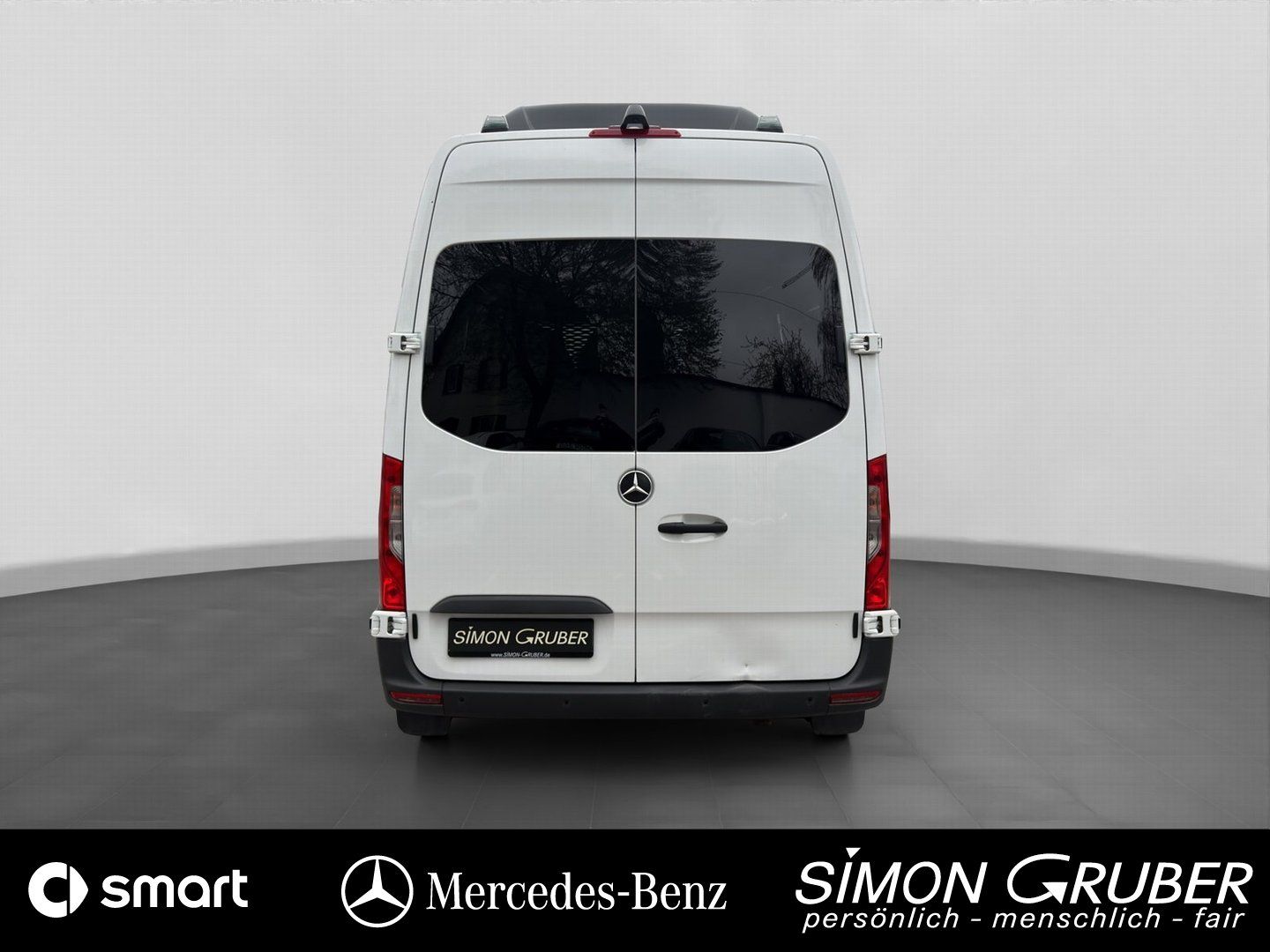 Fahrzeugabbildung Mercedes-Benz 317 Tourer L2H2 Standard 8Sitzer Rollstuhl Lift