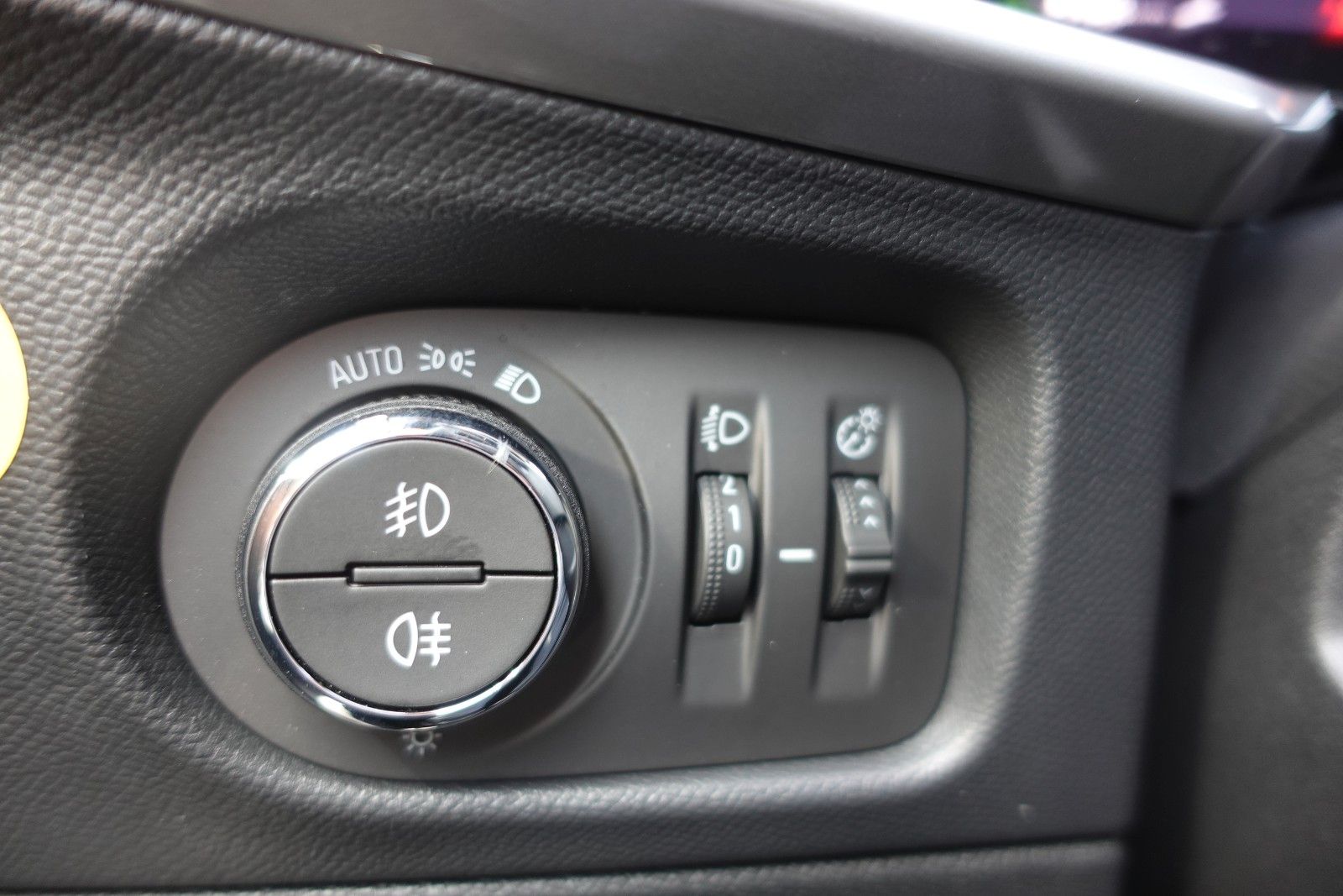 Fahrzeugabbildung Opel Mokka 1.2Turbo Ultimate Kamera,PDC,Sitzh.,DAB