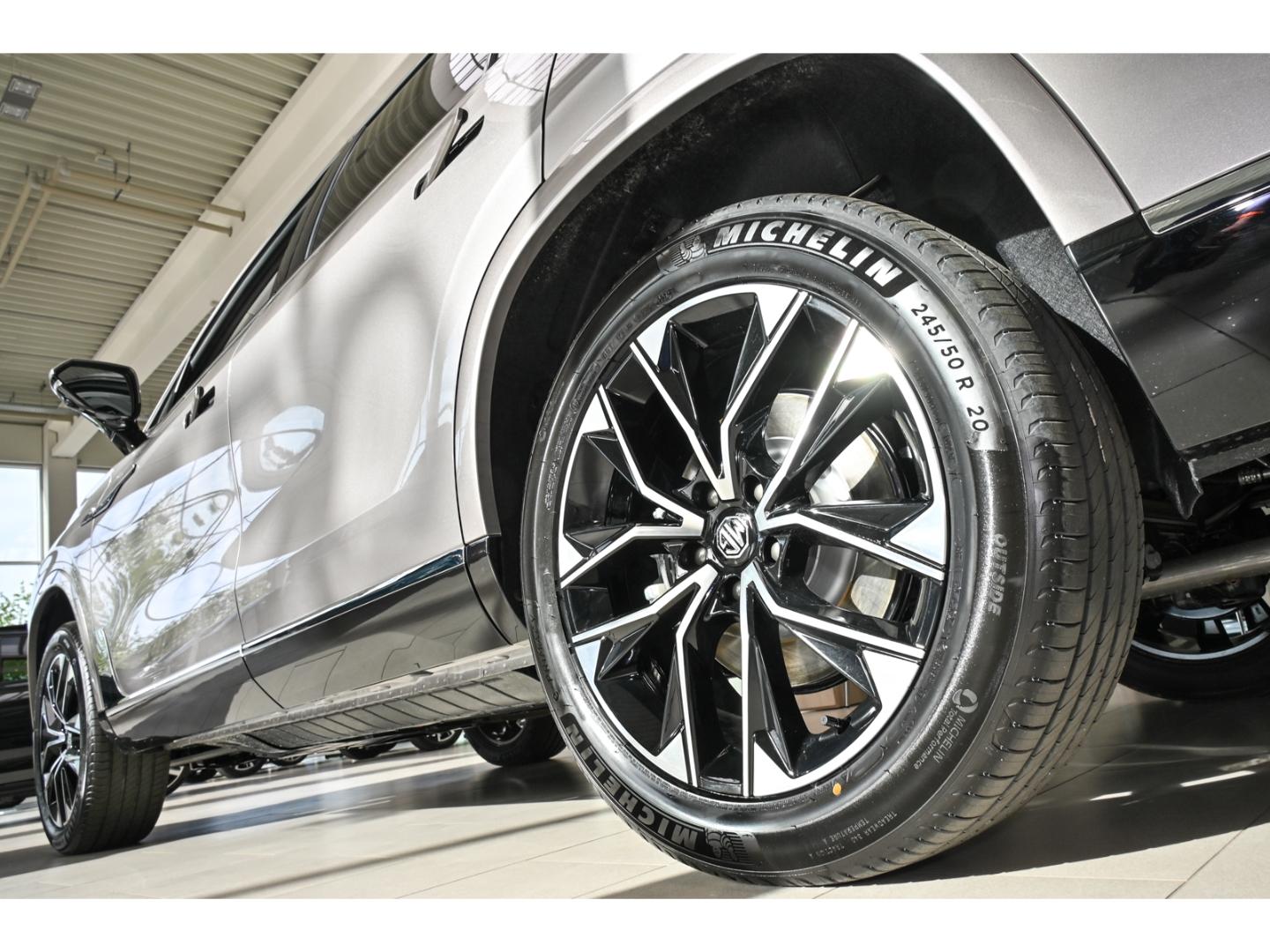 MG S9 PHEV StandHZG El. Panodach Navi Leder Digital