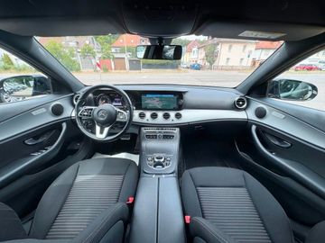 Mercedes E 200 - 11