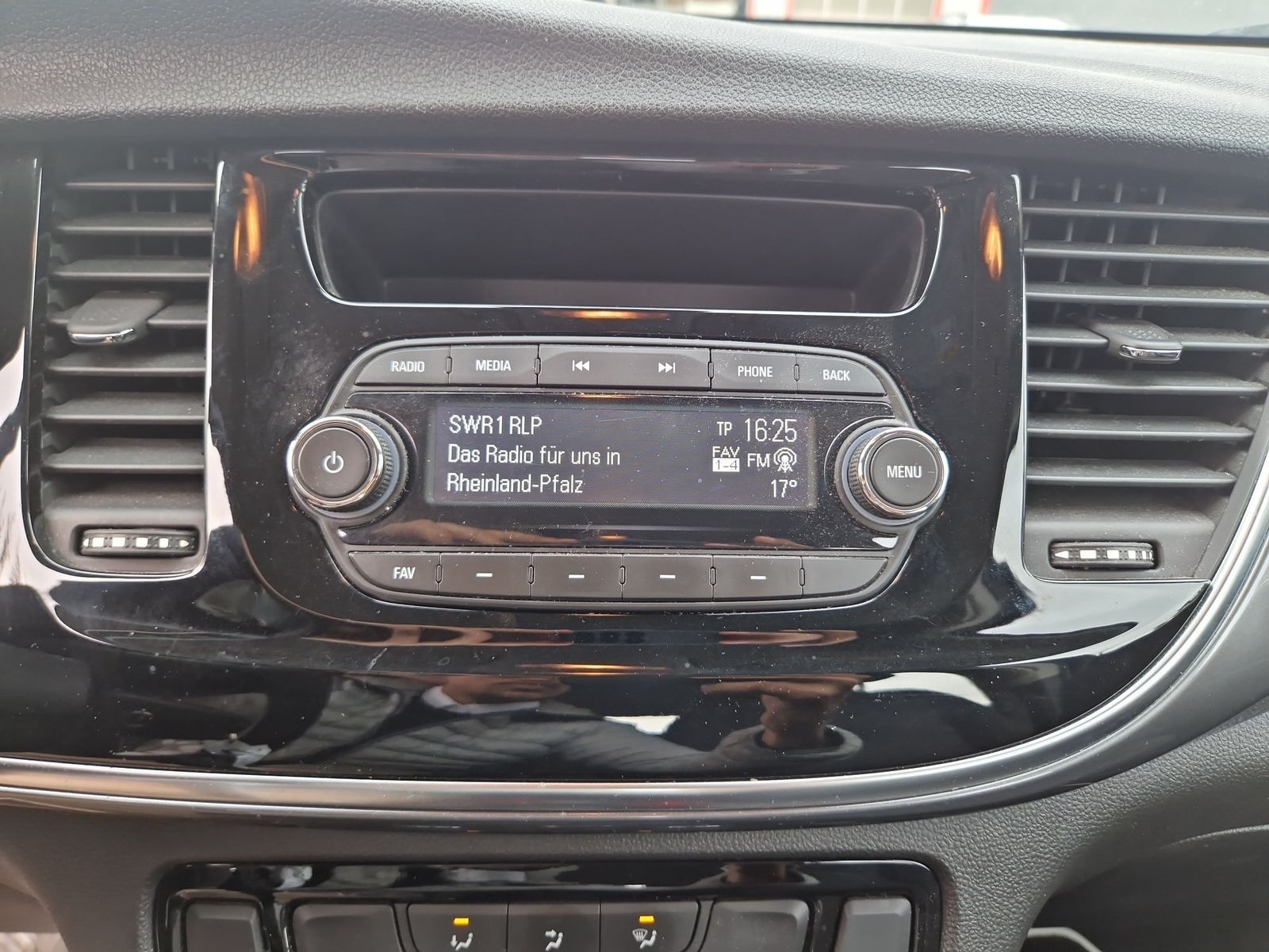 OPEL Mokka X 1.6 Selection Radio Klimaanlage – Bild 21