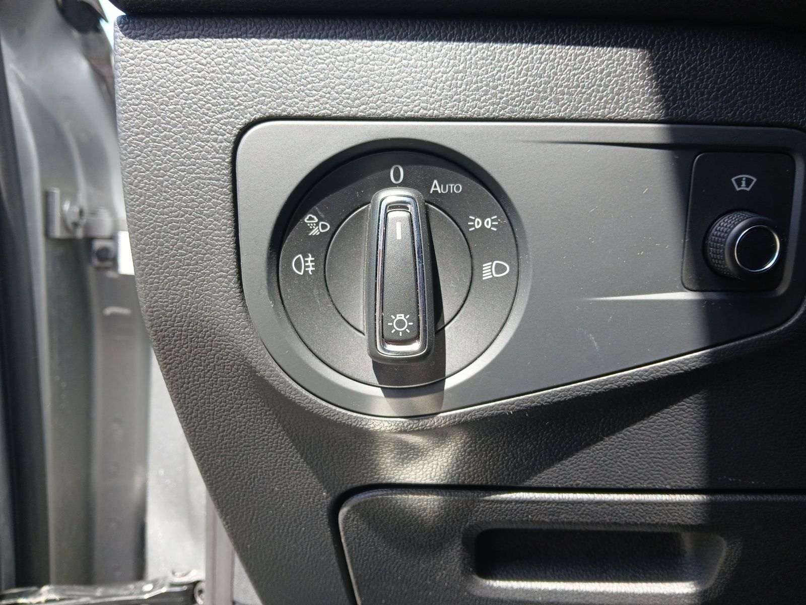 Fahrzeugabbildung Volkswagen Tiguan Allspace TDI R-Line DSG 4M STH Matrix AHK
