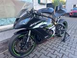 Kawasaki Zx 10R Rennstrecken Motorrad - 2011 ZX10R