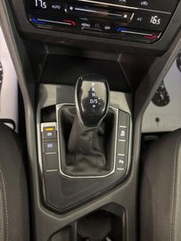 Volkswagen Tiguan - 8