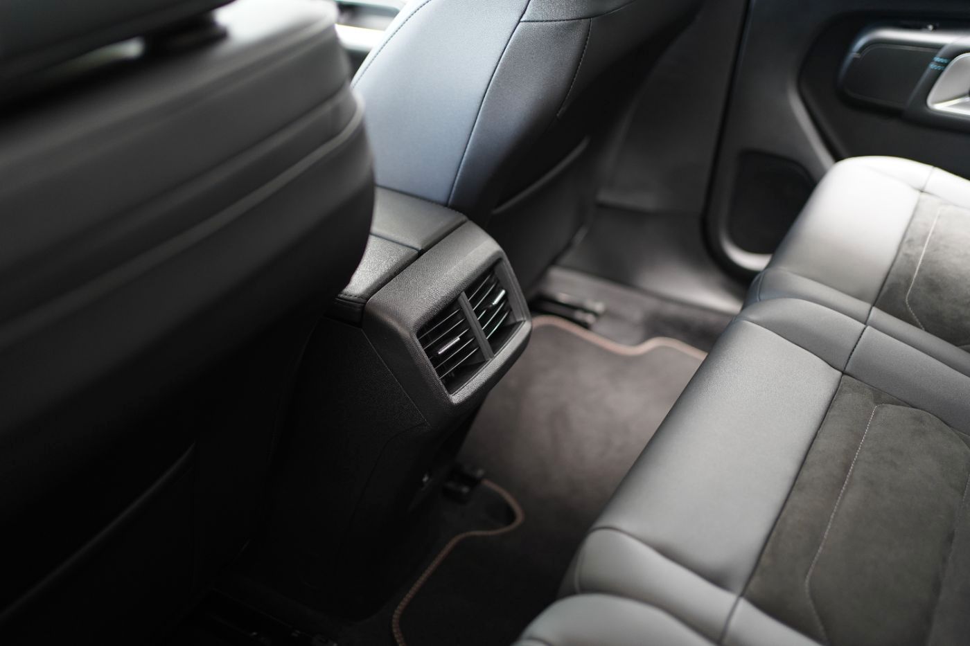 Fahrzeugabbildung Citroën C5 Aircross Hybrid 180 EAT8 Max Automatik Navi