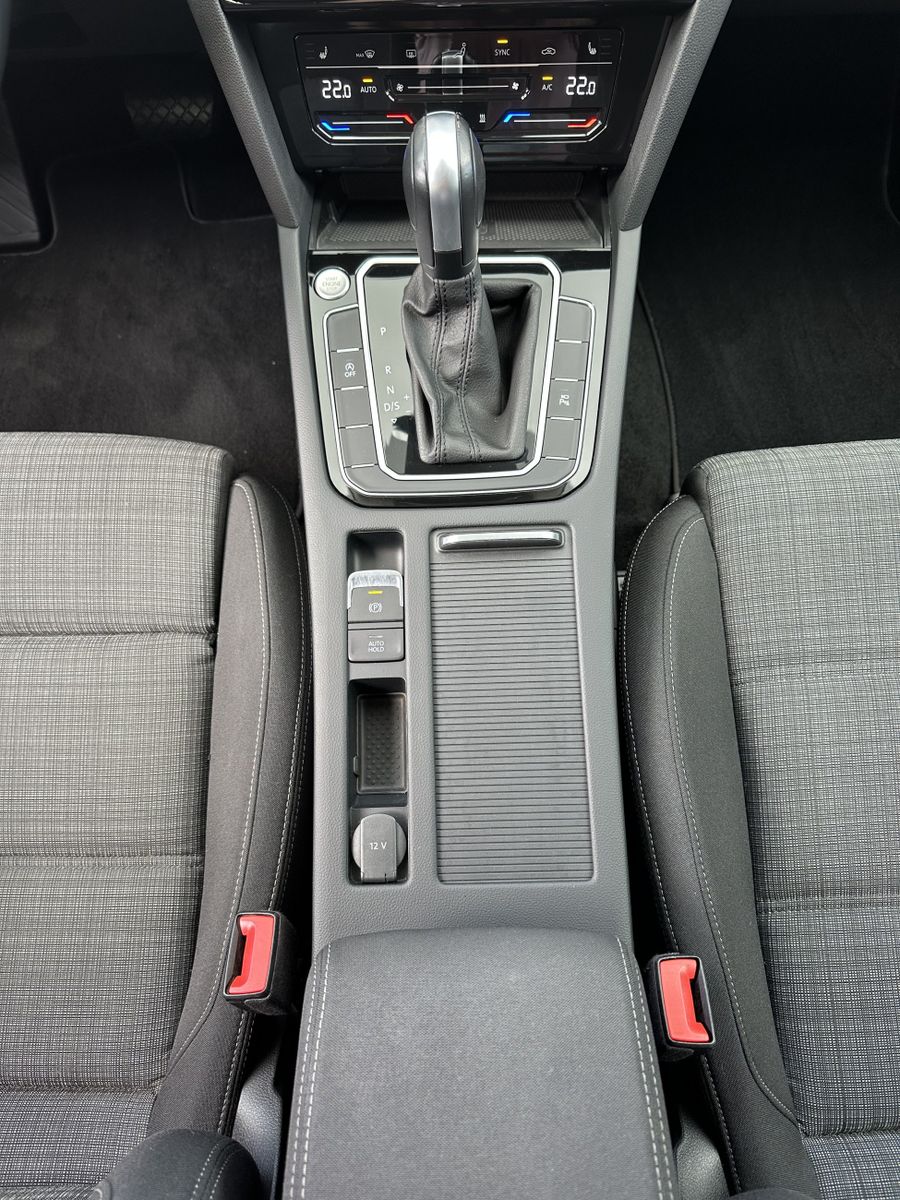 Fahrzeugabbildung Volkswagen Passat Variant 2.0 TDI DSG Business NAV+LED+360°