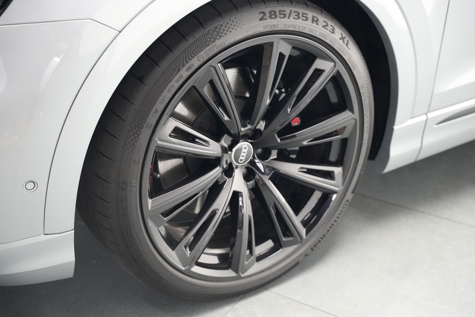 Fahrzeugabbildung Audi SQ8 4.0 TFSI quattro/EXCLUSIVE/ALCANTARA/BLACK