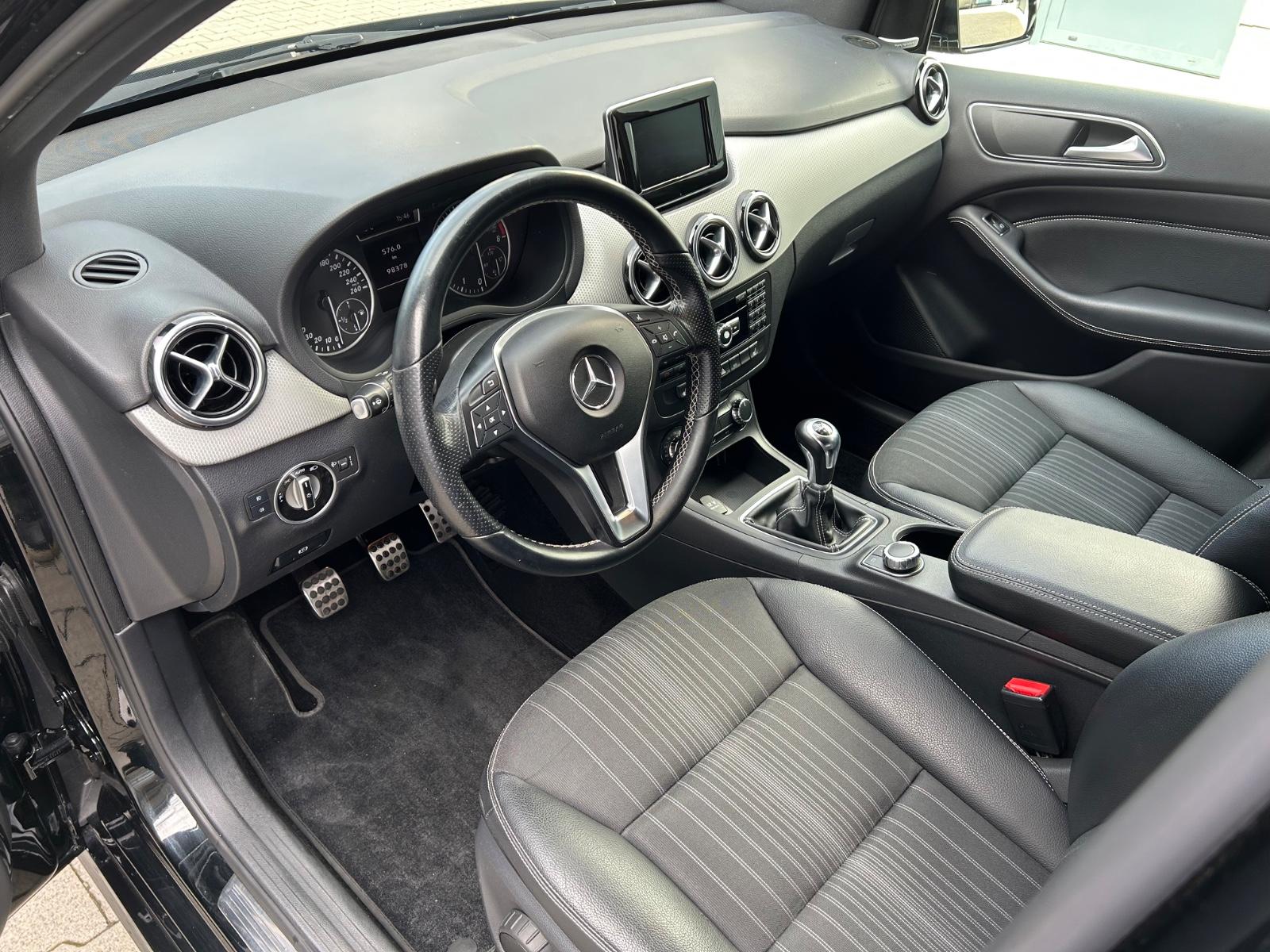 Mercedes-Benz B 180 AMG Line 2. Hand Navi Klima Teilleder USB