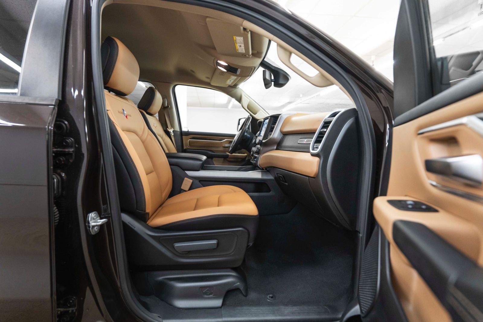 Fahrzeugabbildung Dodge RAM 1500 BIG HORN LONE STAR LED KAM CARPLAY