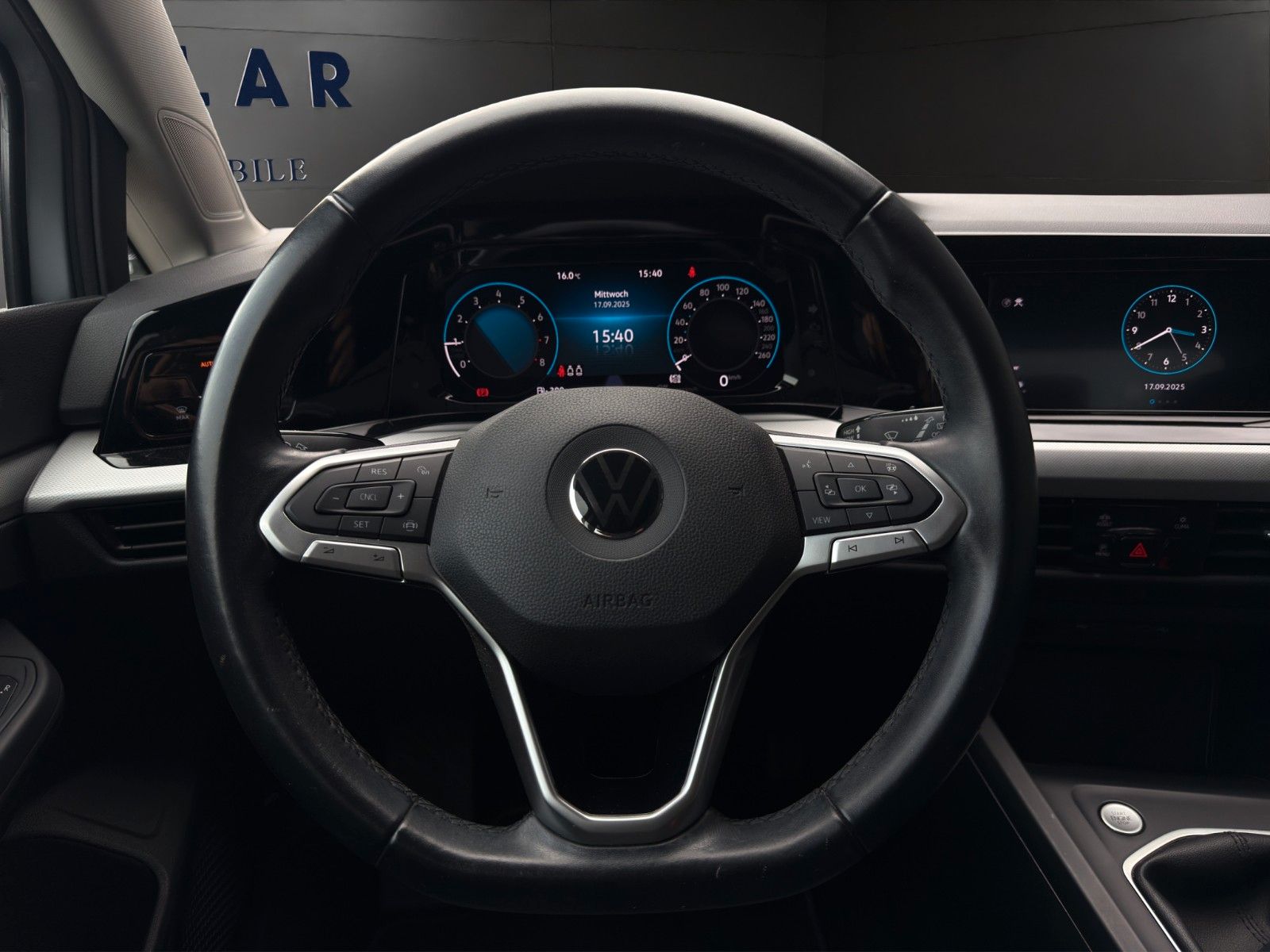Fahrzeugabbildung Volkswagen Golf VIII Lim.*Bhz.Lenk*Virt.Cockpit*Carplay*LED
