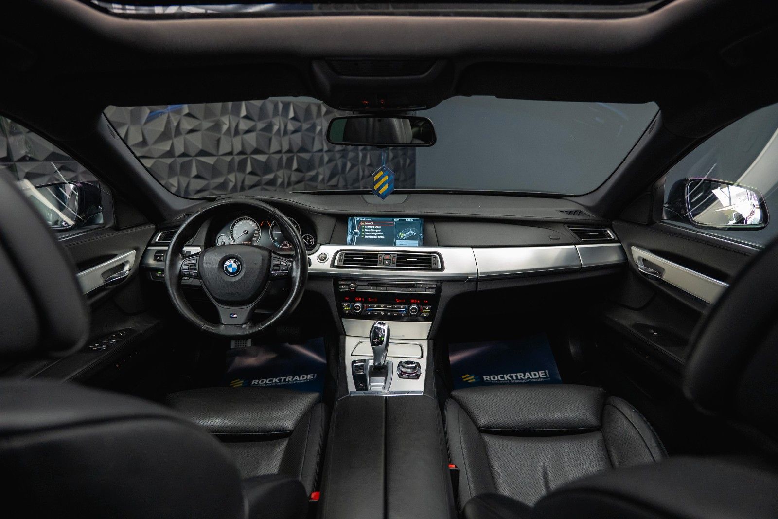 Fahrzeugabbildung BMW 740d M-Sport Black Edition *FULL Options*LESEN!*