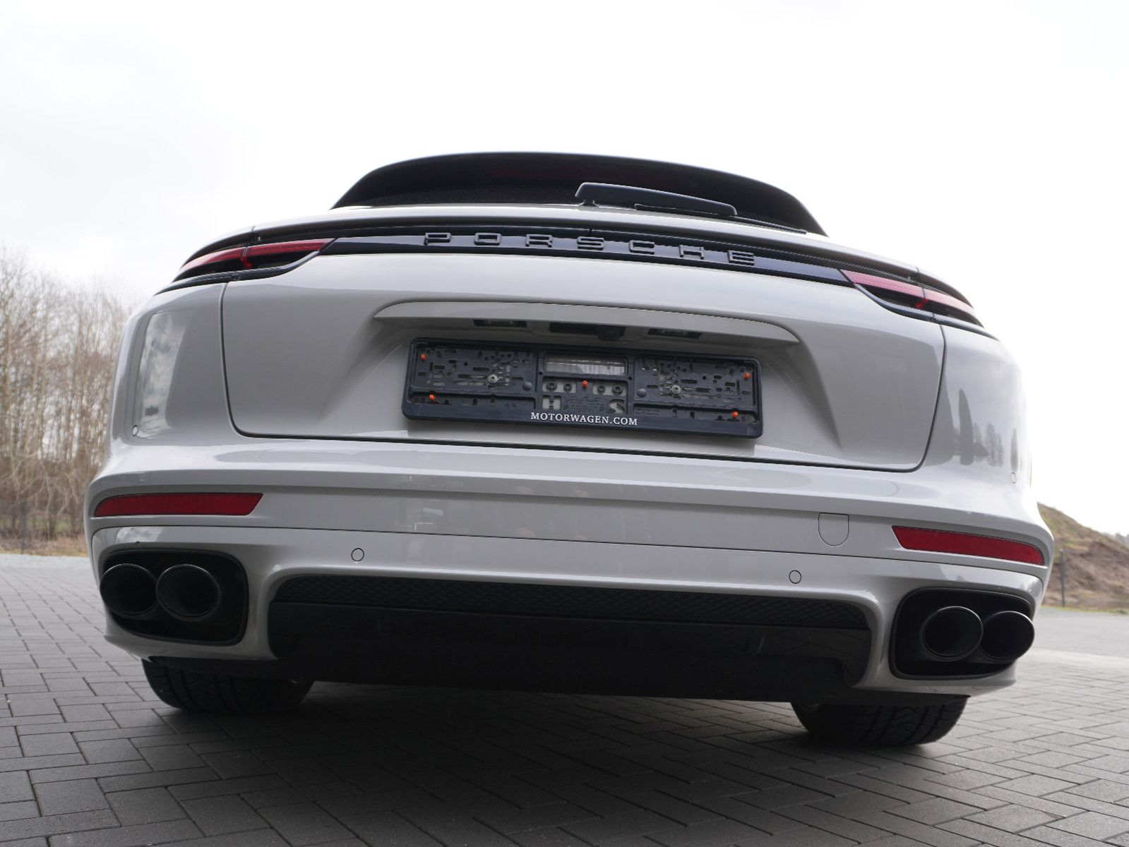 Fahrzeugabbildung Porsche Panamera Sport Turismo 4 E-Hybrid