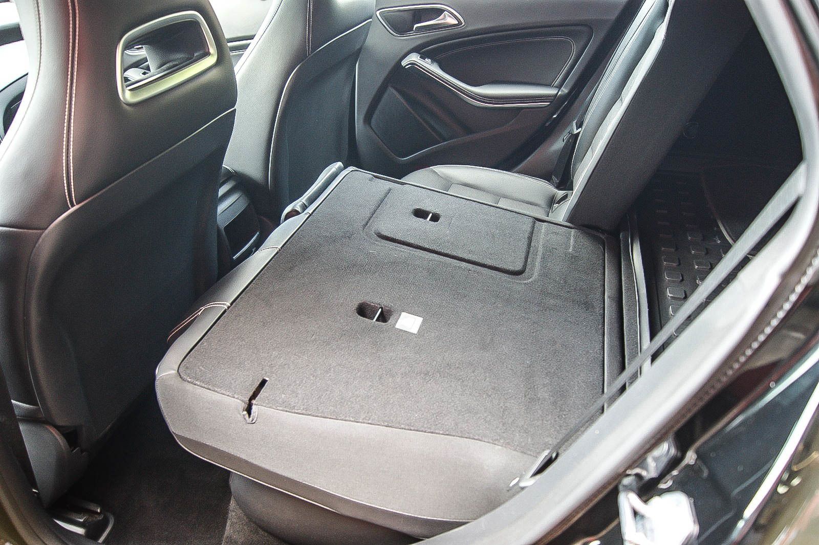 Fahrzeugabbildung Mercedes-Benz CLA 200 Shooting Brake 7G-DCT LED KEYLESS NAVI