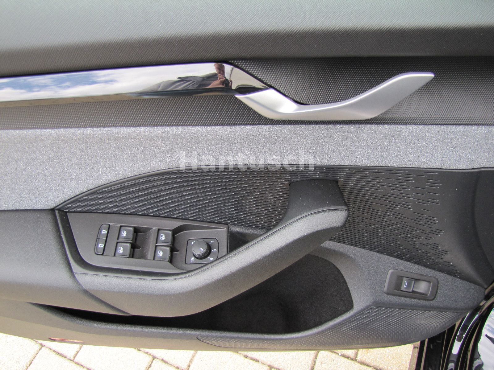 Fahrzeugabbildung SKODA Octavia Combi Exclusive 2.0 TDI 150PS 7-Gang DSG