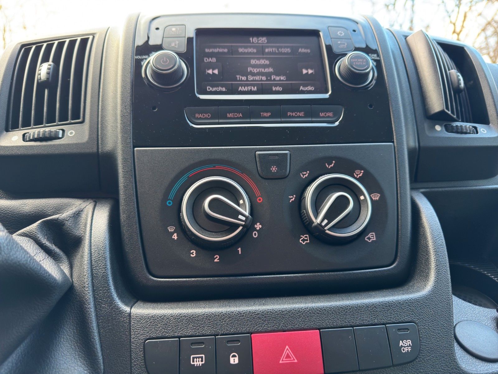 Fahrzeugabbildung Peugeot Boxer Kasten L4H3*Premium*Klima*PDC*Temp.*u.v.m*