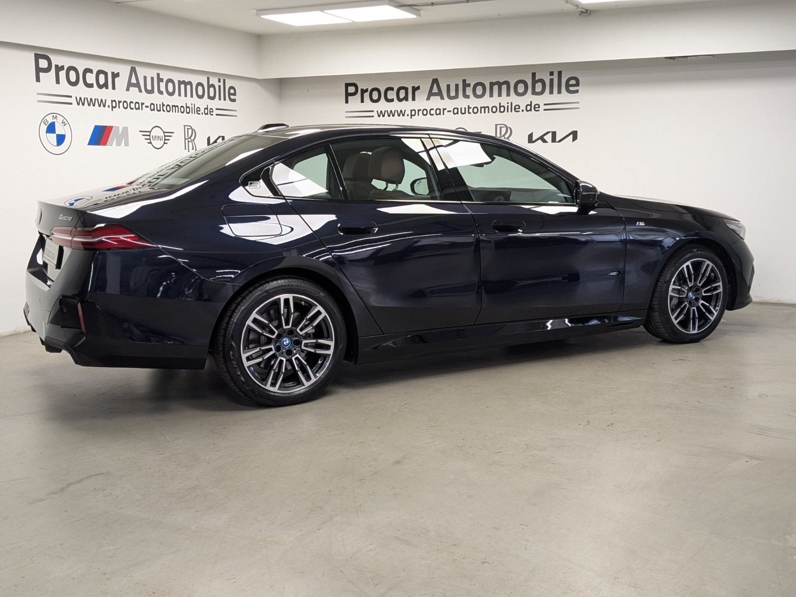BMW 550e xDrive M Sport ACC AHK Pano HuD SHZ v h 360 foto 5