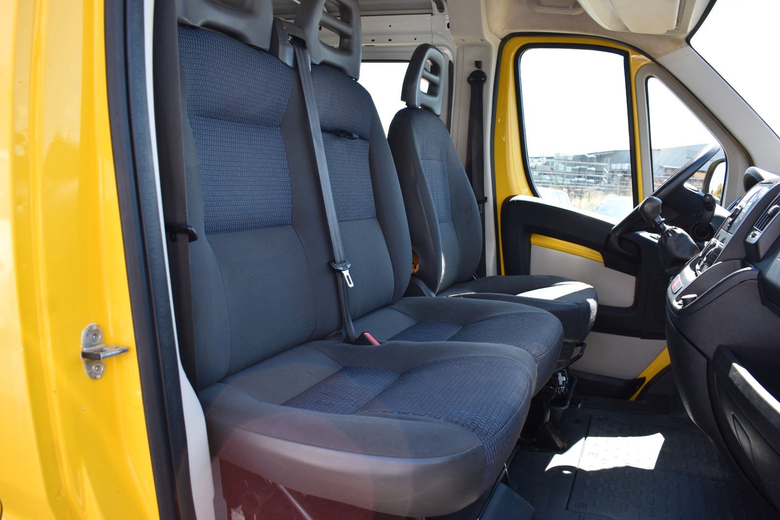 Fahrzeugabbildung Citroën Jumper Cabine Approfondie 7Sitz/Schiebetür