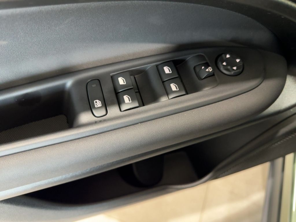 Fahrzeugabbildung Jeep Avenger 4xe Overland MATRIX NAVI 360-GRAD WINTER