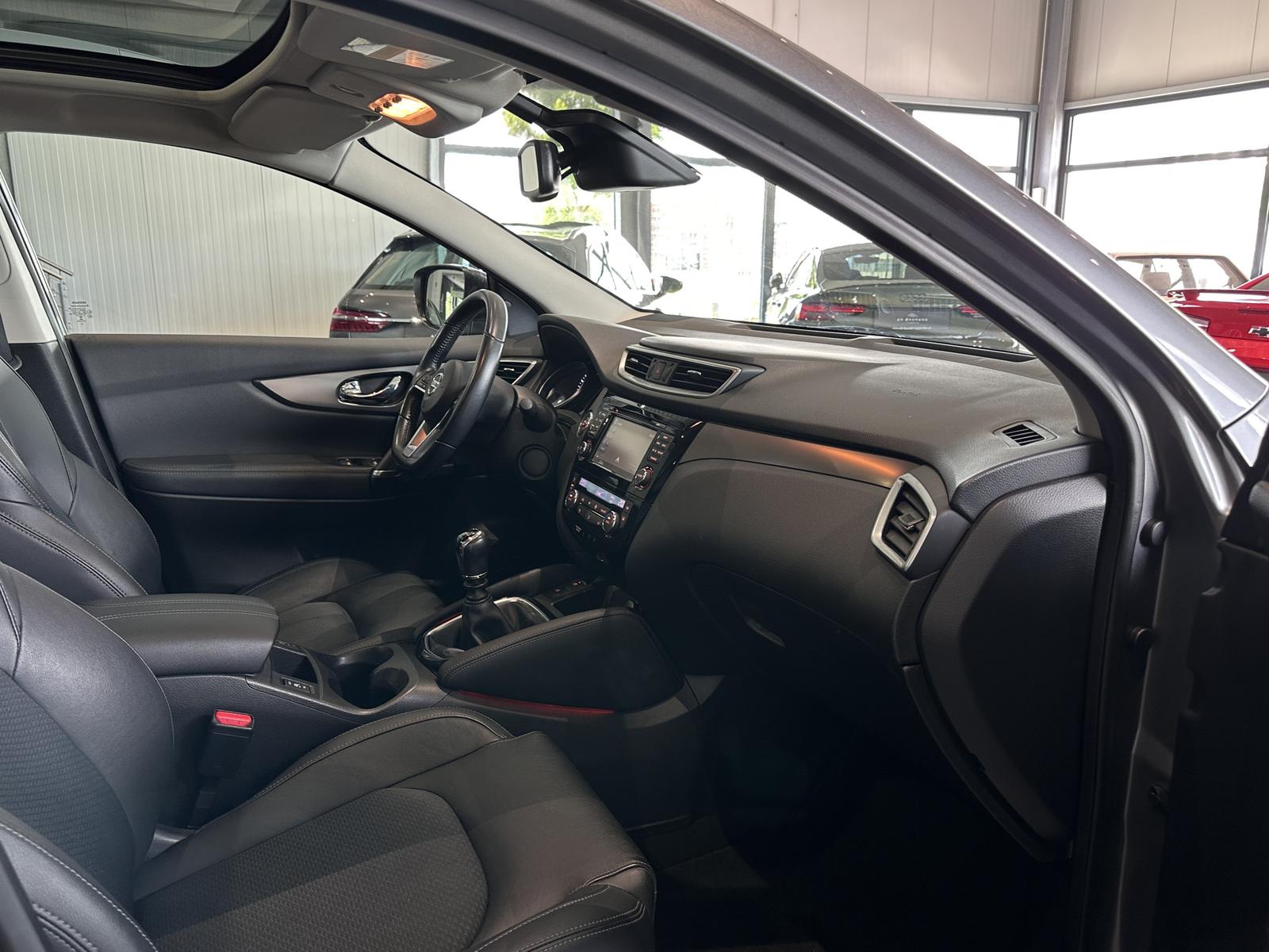 Nissan Qashqai *PANO, SPURHALTE, TOTWINKEL, 360GR.*