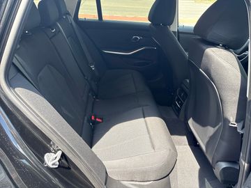 BMW 318i Touring DAB Tempomat Parkassistent Shz