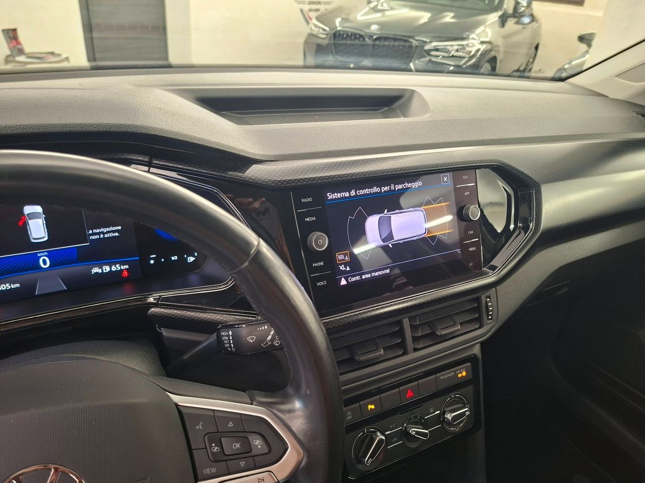 Volkswagen T-Cross 1.0 TSI 110 CV Style imagem 3