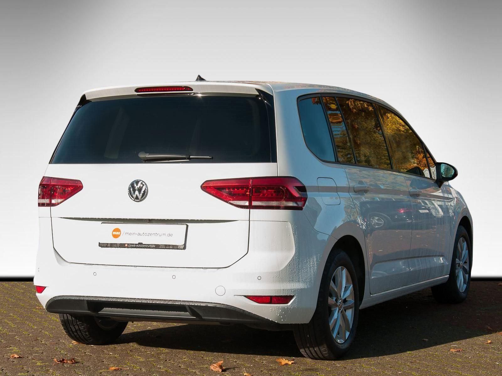 Fahrzeugabbildung Volkswagen Touran 1.5 TSI Comfortline Alu LEDScheinw. AHK N
