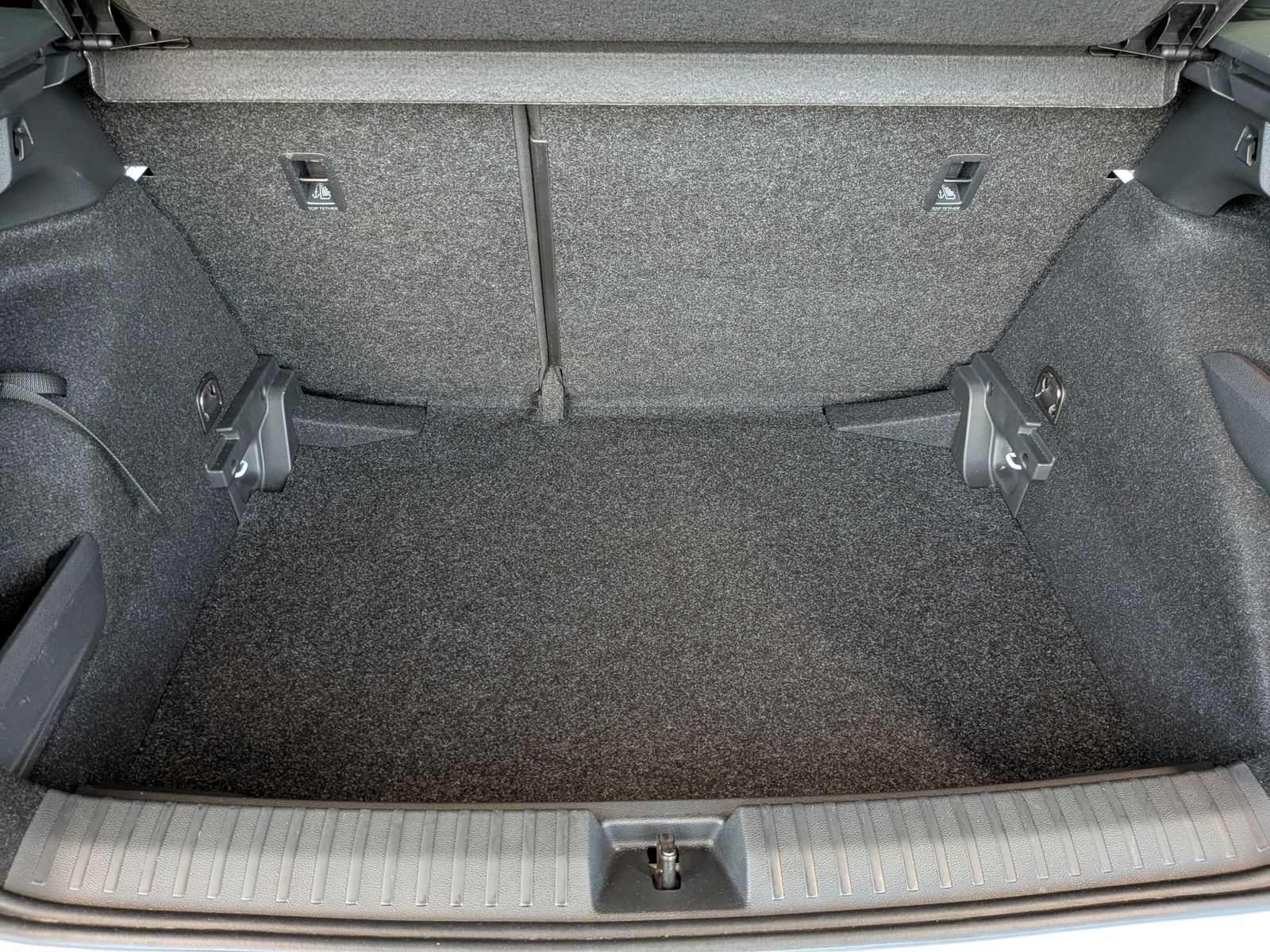 Fahrzeugabbildung SKODA Kamiq 1.5 TSI DSG Monte Carlo Pano Matrix 5J.GAR