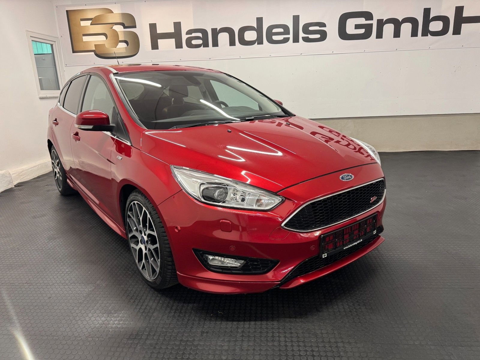 Ford Focus Lim. ST LINE*BI-XENON*KAM*NAVI*SHZ*TOTWINK