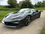 Ferrari SF90 Spider - Canna di Fucile - Pelle Bianca