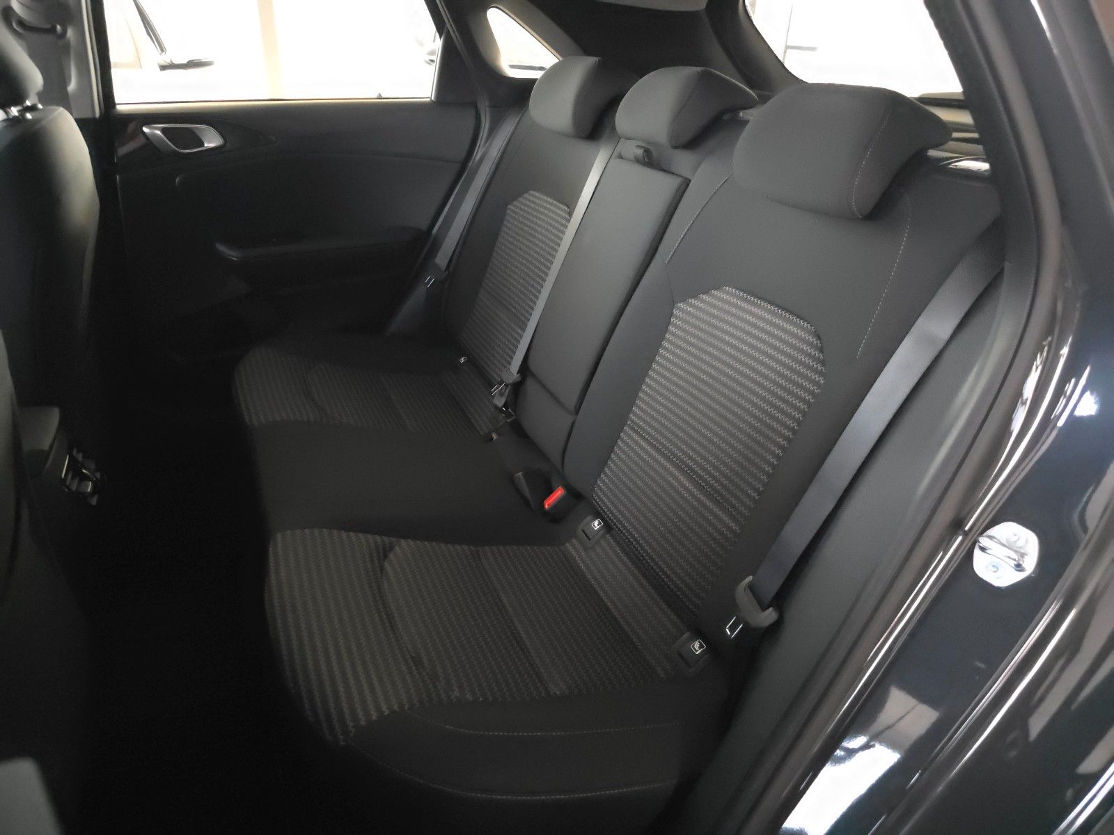 Fahrzeugabbildung Kia CEED_5 1.5T 140 DCT7 VIS KOMF+ NAVI