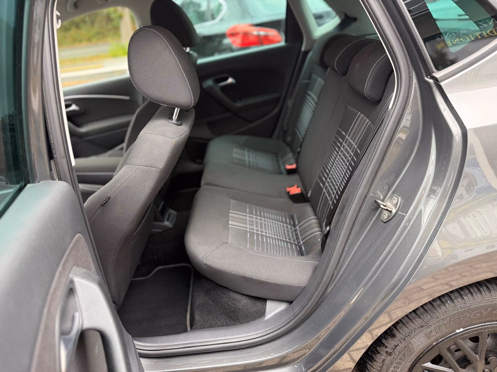 Volkswagen Polo 1,2 Lounge BMT DSG LED Navi SHZ Scheckheft