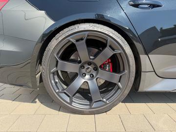2025 AUDI RS6 — миниатюра 28