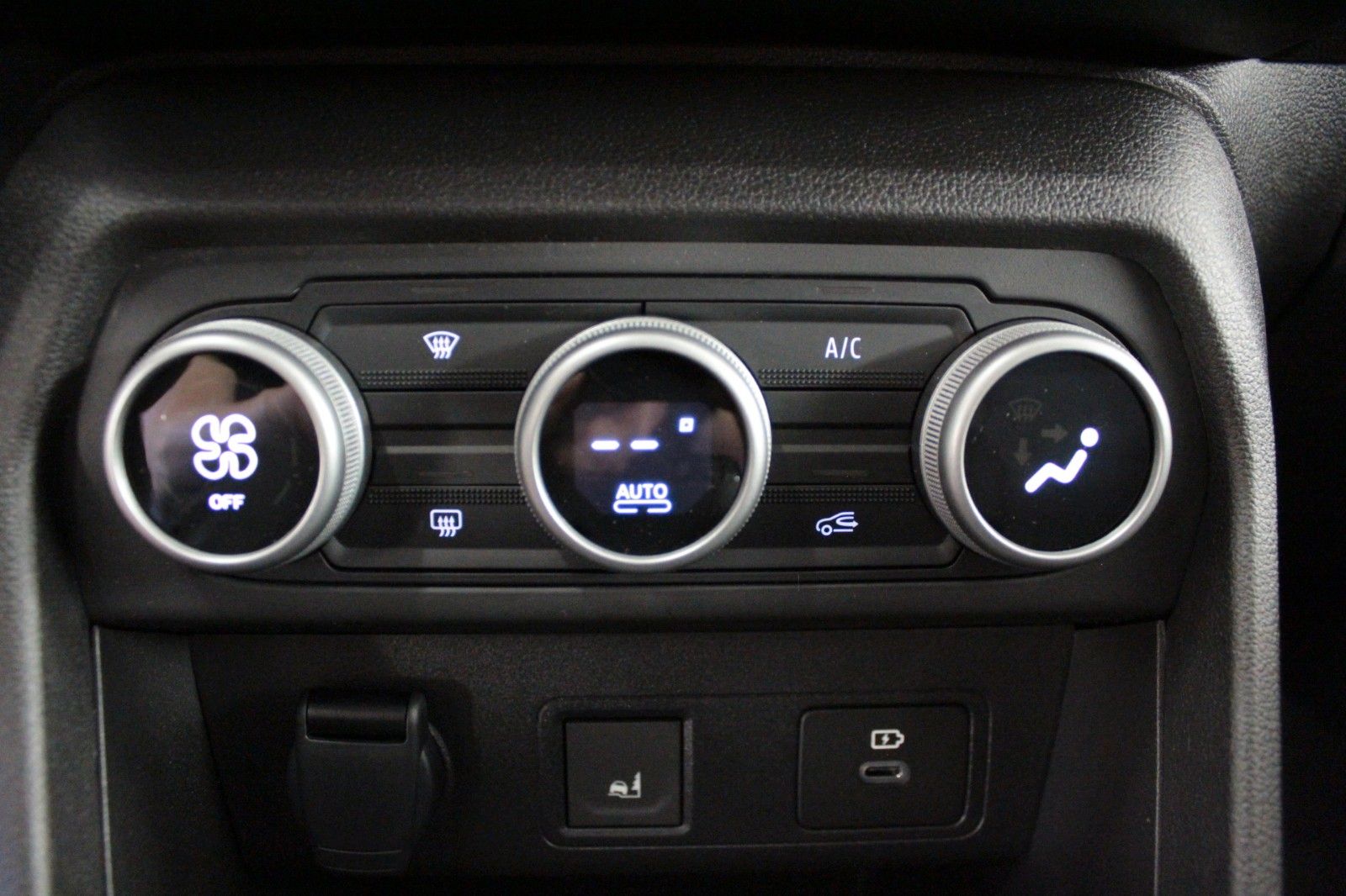 Fahrzeugabbildung Dacia Jogger Eco-G 100 Extreme+ 5-Sitzer *15166*