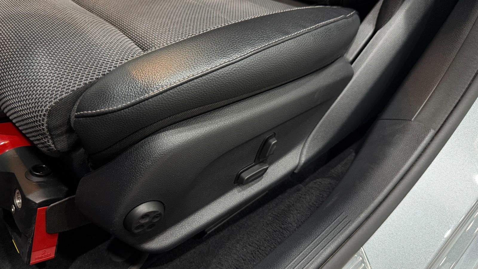 Mercedes-Benz E-Class d T Avantgarde/AHK/MBUX/RFK/LED/Standhzg., миниатюра 18