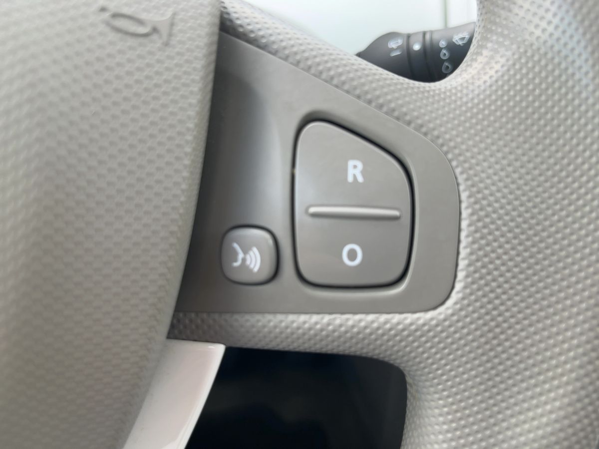 Fahrzeugabbildung Renault ZOE Zoe Life 23,3 KW Batterie **Batt incl.** EPH - mit KI generiert/bearbeitet