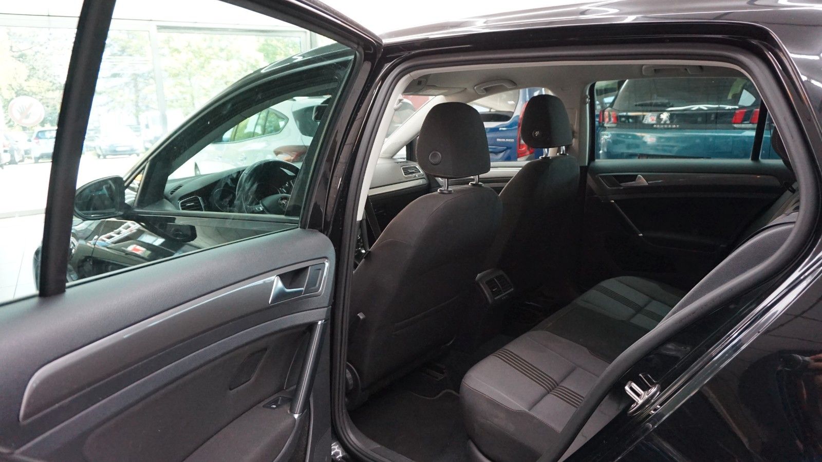 Fahrzeugabbildung Volkswagen Golf VII Lim. Allstar BMT