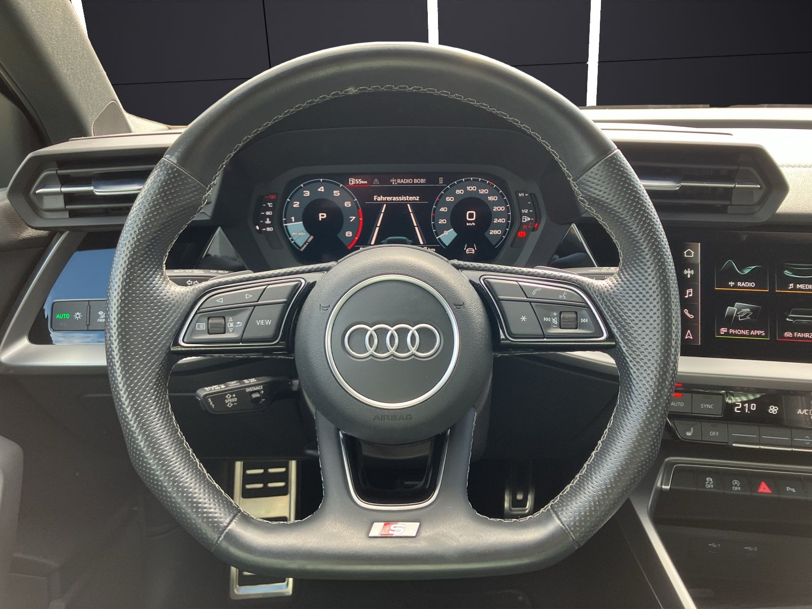 Fahrzeugabbildung Audi A3 Sportback 35 TFSI S line Matrix HUD ACC SHZ