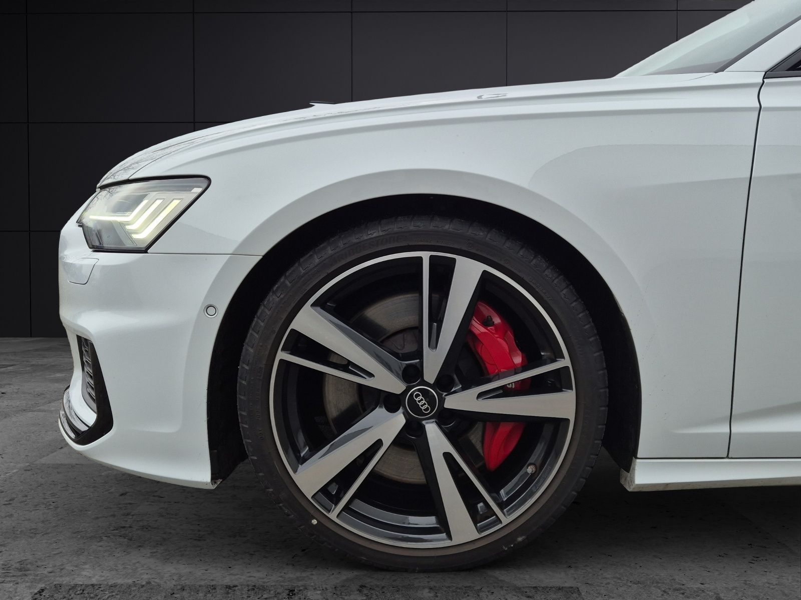 Fahrzeugabbildung Audi S6 Avant TDI quattro HDMatrix Navi Pano B&O AVC