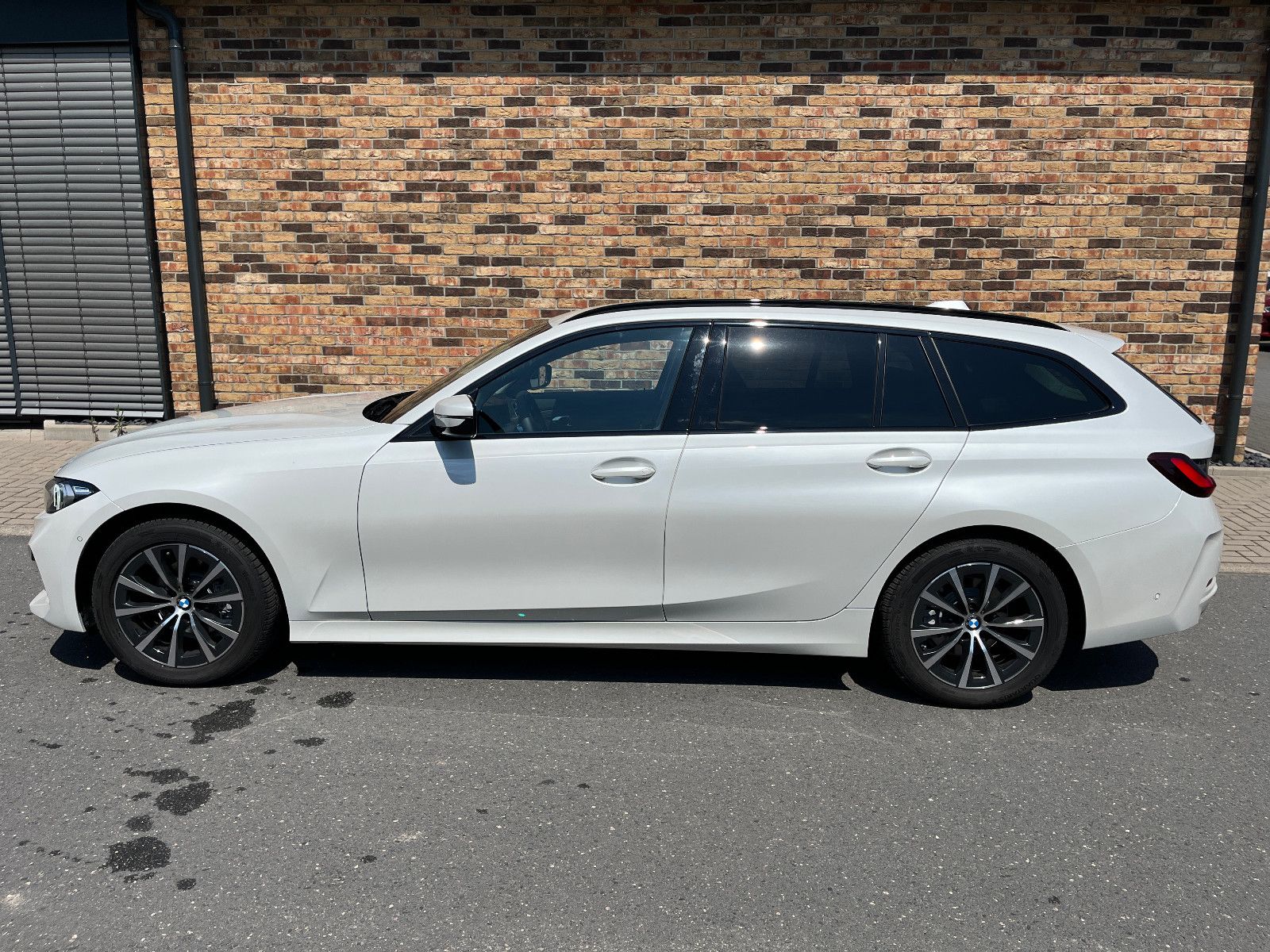 BMW 318i Tour LCI AHK HiFi Navi LED Sportsitze Leder foto 3