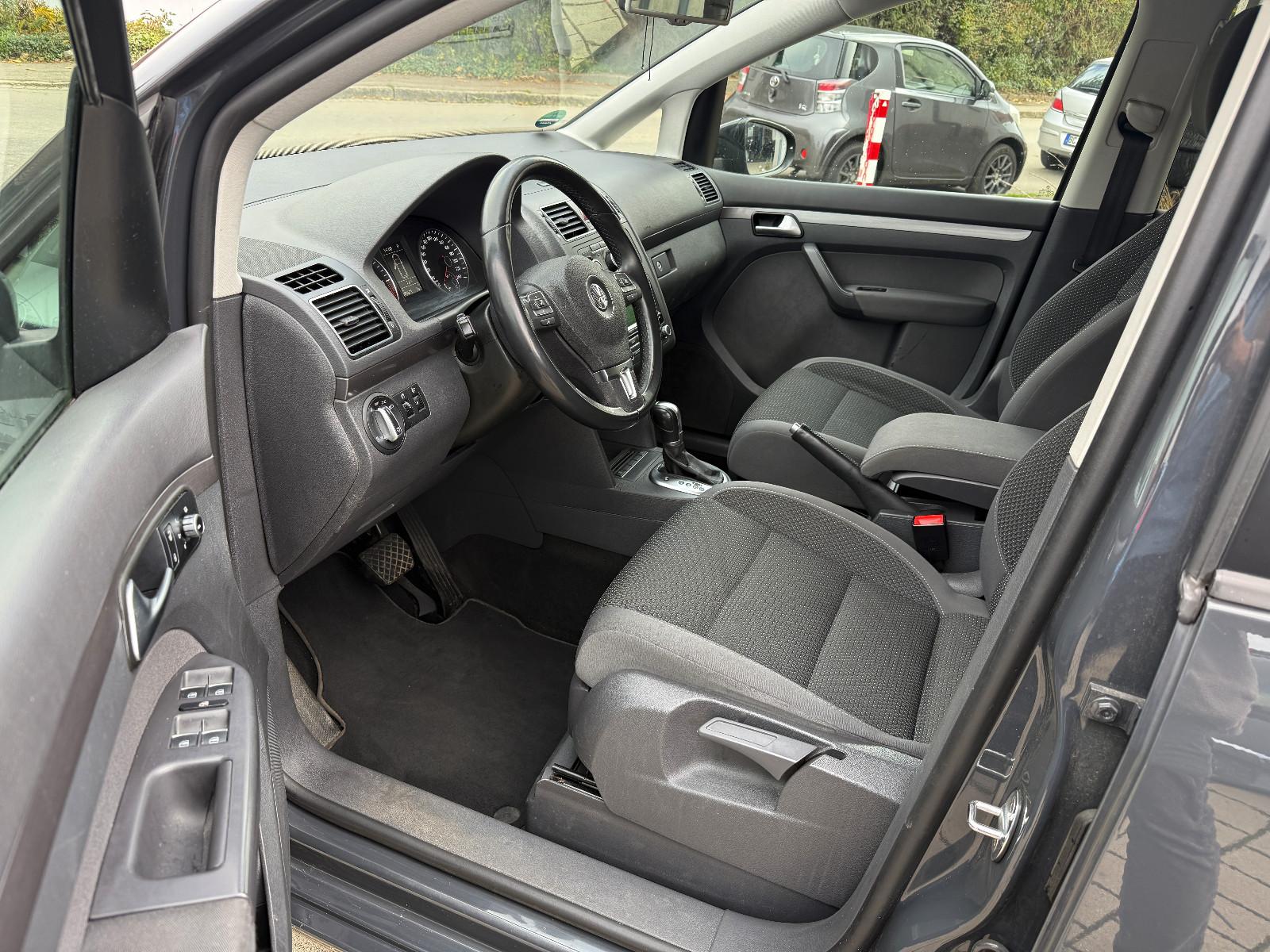 Volkswagen Touran 2015 — фото 11