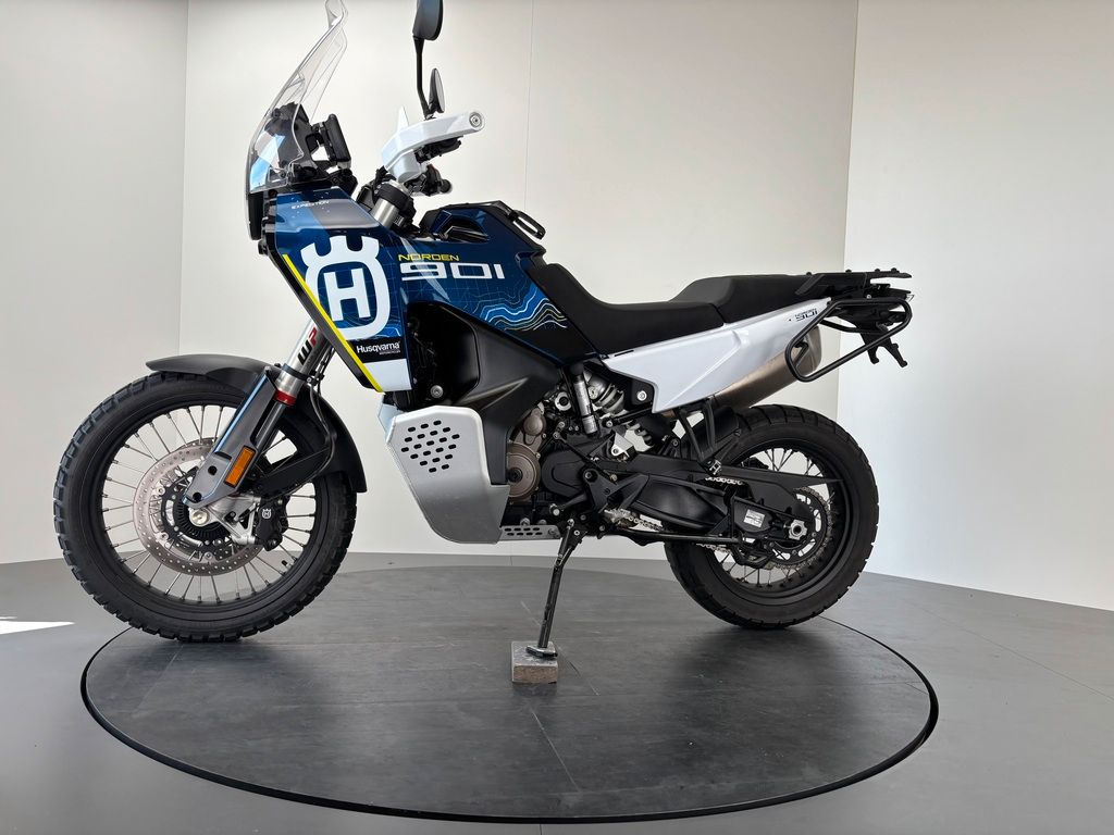Fahrzeugabbildung Husqvarna NORDEN 901 EXPEDITION *1. HAND *SEHR GEPFLEGT